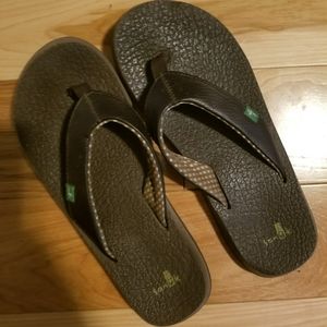 Sanuk yoga flip flops